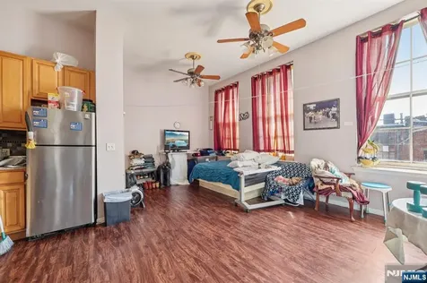18 Market Street Paterson NJ 07501