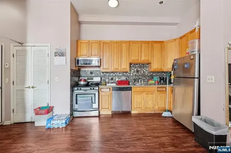 18 Market Street Paterson NJ 07501
