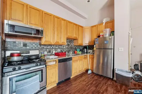 18 Market Street Paterson NJ 07501