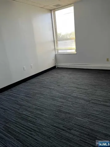 135 Fort Lee Road Leonia NJ 07605