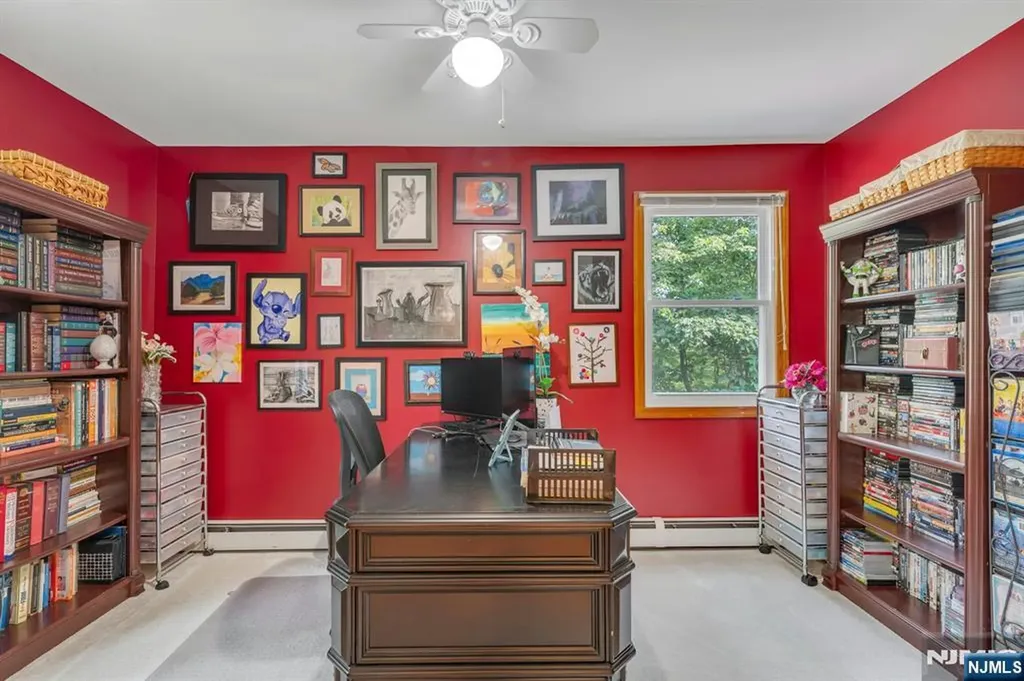 93 E Hillside Drive Bloomingdale NJ 07403