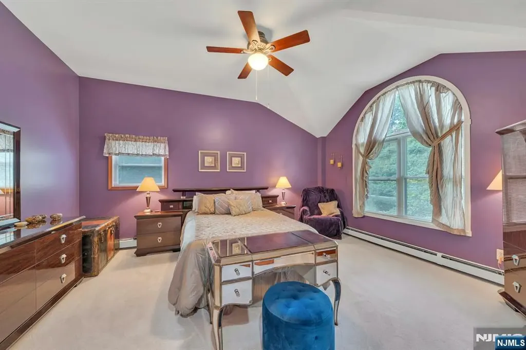 93 E Hillside Drive Bloomingdale NJ 07403