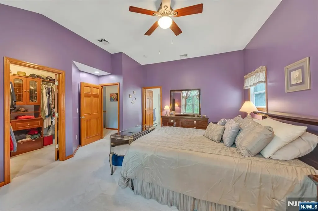 93 E Hillside Drive Bloomingdale NJ 07403