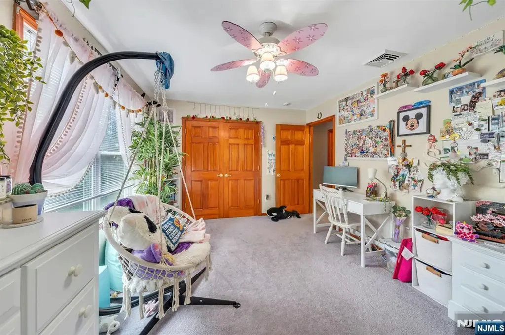 93 E Hillside Drive Bloomingdale NJ 07403