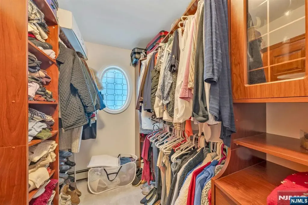 93 E Hillside Drive Bloomingdale NJ 07403