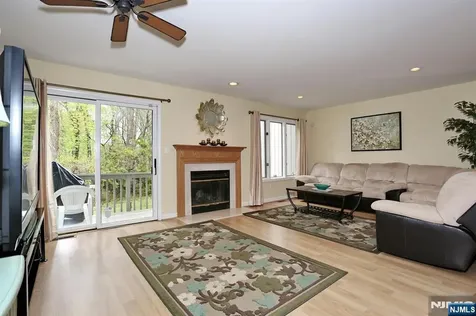 609 Glasmere Road Mahwah NJ 07430