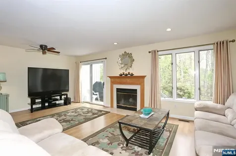 609 Glasmere Road Mahwah NJ 07430