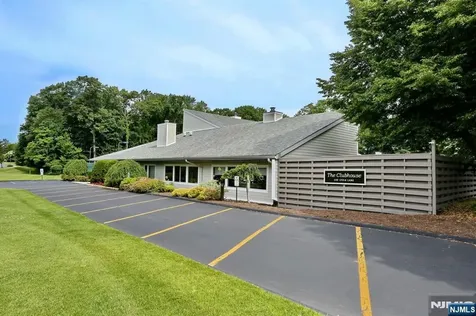 609 Glasmere Road Mahwah NJ 07430