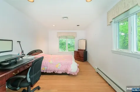 56 Toni Drive Englewood Cliffs NJ 07632