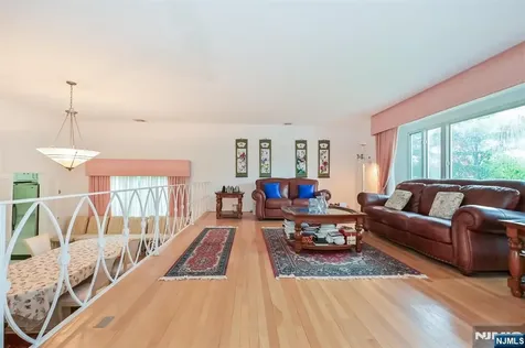 56 Toni Drive Englewood Cliffs NJ 07632