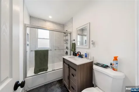 25 Evelyn Court Maplewood NJ 07040