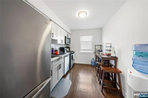 25 Evelyn Court Maplewood NJ 07040