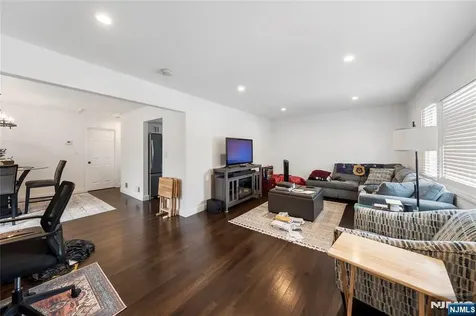 25 Evelyn Court Maplewood NJ 07040