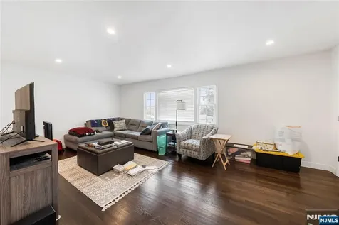 25 Evelyn Court Maplewood NJ 07040