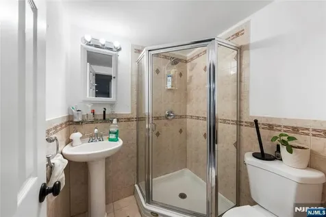 25 Evelyn Court Maplewood NJ 07040
