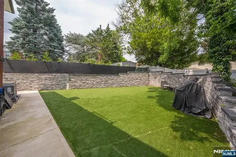 25 Evelyn Court Maplewood NJ 07040