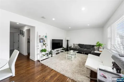 25 Evelyn Court Maplewood NJ 07040