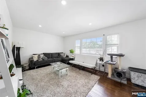 25 Evelyn Court Maplewood NJ 07040