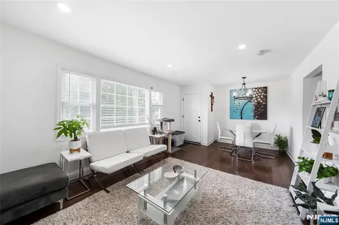 25 Evelyn Court Maplewood NJ 07040