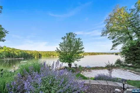 1118 Pines Lake Drive Wayne NJ 07470