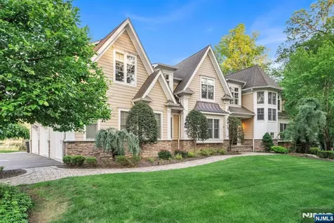 1118 Pines Lake Drive Wayne NJ 07470