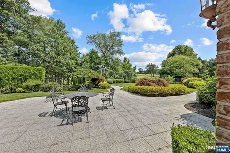 196 Vaccaro Drive Cresskill NJ 07626