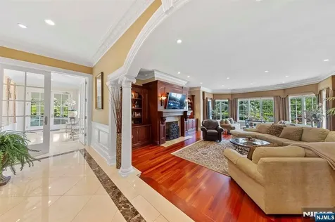 196 Vaccaro Drive Cresskill NJ 07626