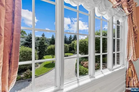 196 Vaccaro Drive Cresskill NJ 07626