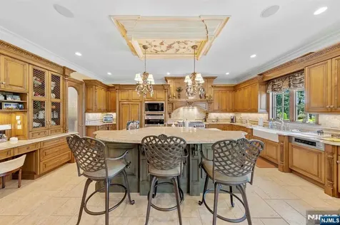 196 Vaccaro Drive Cresskill NJ 07626