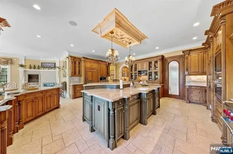 196 Vaccaro Drive Cresskill NJ 07626