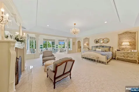 196 Vaccaro Drive Cresskill NJ 07626