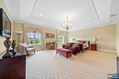 196 Vaccaro Drive Cresskill NJ 07626