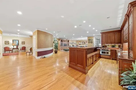 196 Vaccaro Drive Cresskill NJ 07626