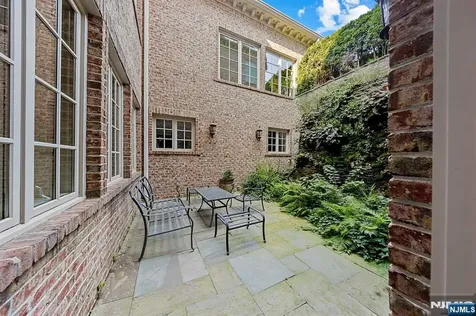 196 Vaccaro Drive Cresskill NJ 07626