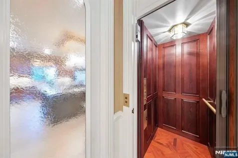 196 Vaccaro Drive Cresskill NJ 07626