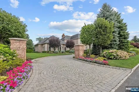 196 Vaccaro Drive Cresskill NJ 07626