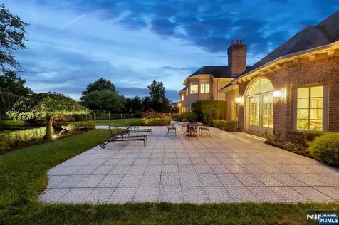 196 Vaccaro Drive Cresskill NJ 07626