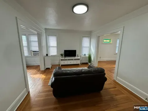 419 Lake Avenue Lyndhurst NJ 07071