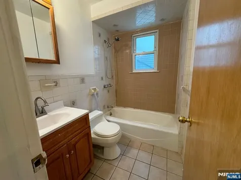 419 Lake Avenue Lyndhurst NJ 07071