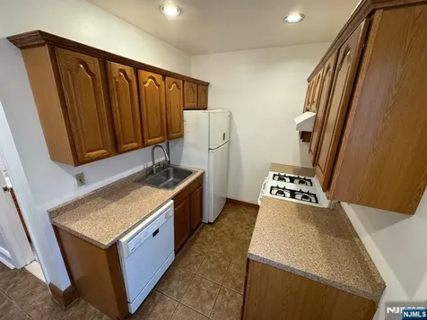 419 Lake Avenue Lyndhurst NJ 07071