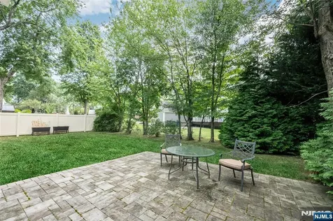 418 The Fenway River Edge NJ 07661