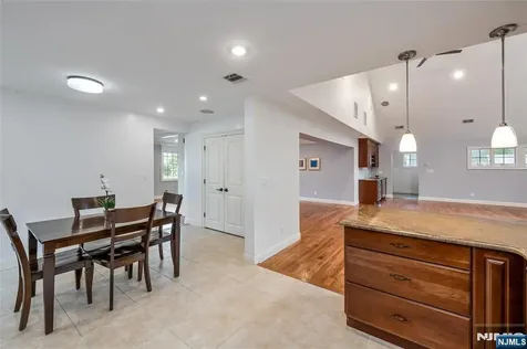 418 The Fenway River Edge NJ 07661