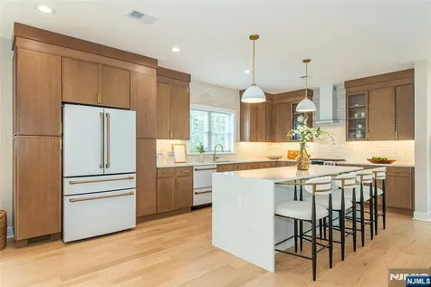 19 Brentwood Drive Verona NJ 07044