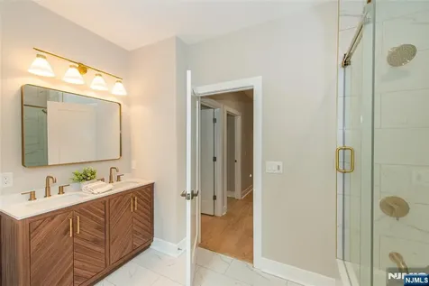 19 Brentwood Drive Verona NJ 07044