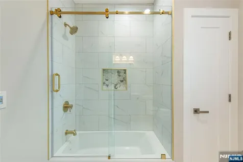 19 Brentwood Drive Verona NJ 07044
