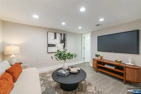 19 Brentwood Drive Verona NJ 07044
