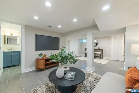 19 Brentwood Drive Verona NJ 07044