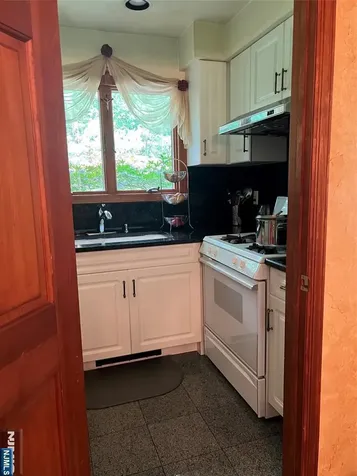 732 Mardinly Avenue Franklin Lakes NJ 07417