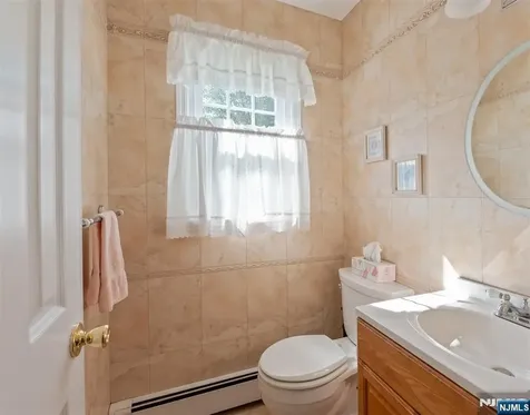 4 Skie Drive Paramus NJ 07652