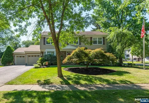 4 Skie Drive Paramus NJ 07652